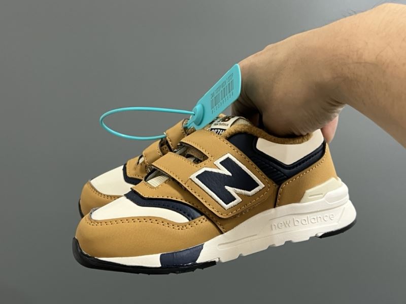 NEW BALANCE SHOES